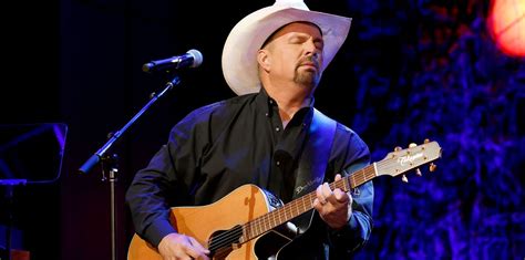 Garth Brooks Former Makeup Artist Files Lawsuit Alleging He Raped Her