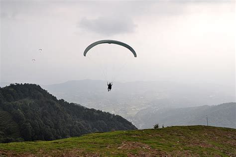 Top 10 Best Paragliding Destinations In India