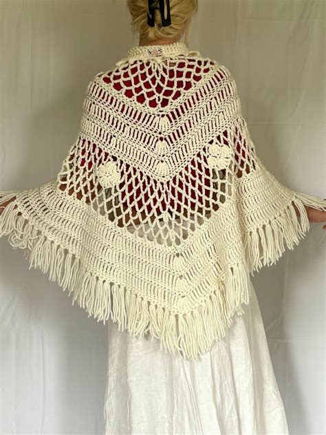 70s Crochet Shawl Vintage Crochet Knit Shawl 70s Handknit Crochet Shawl Vintage Floral Knit