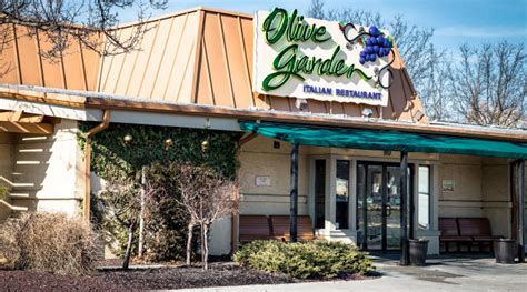 Olive Garden Waitress Saves Children from Allegedly Abusive Home