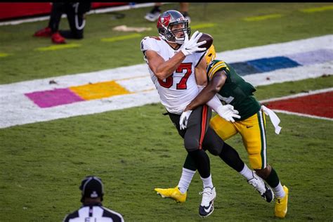 Rob Gronkowski: Has He Finally Emerged for Buccaneers?