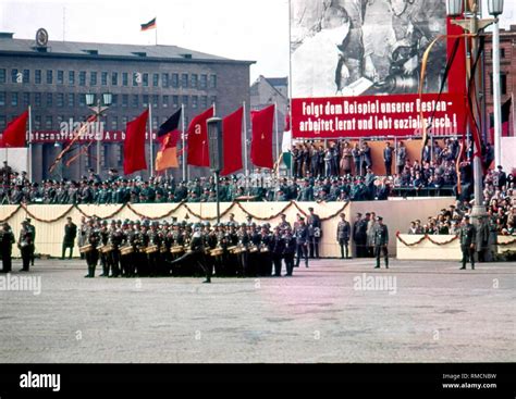 Nva Parade Fotos Und Bildmaterial In Hoher Auflösung Alamy