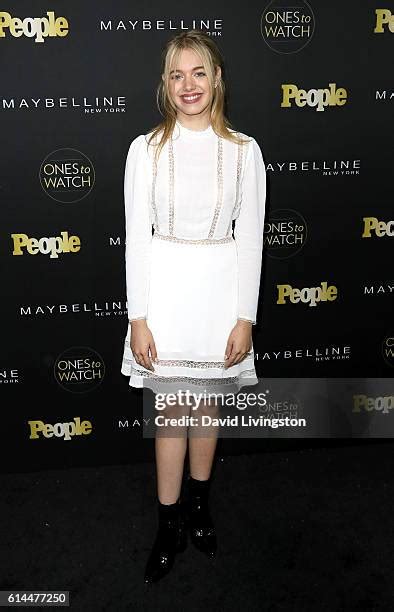Sadie Calvano Age Photos and Premium High Res Pictures - Getty Images