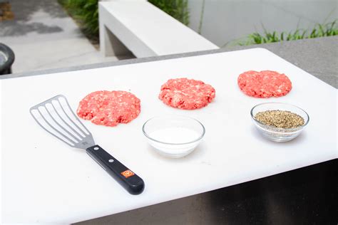 Grilling Hamburgers: A Temperature Guide