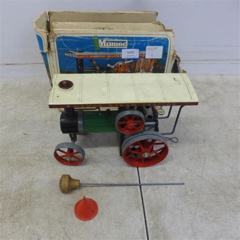 A Vintage Mamod T E La Traction Engine Steam Tractor With Original Box