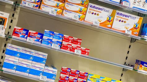 Voltarène Smecta Maxilase Une revue alerte sur ces médicaments