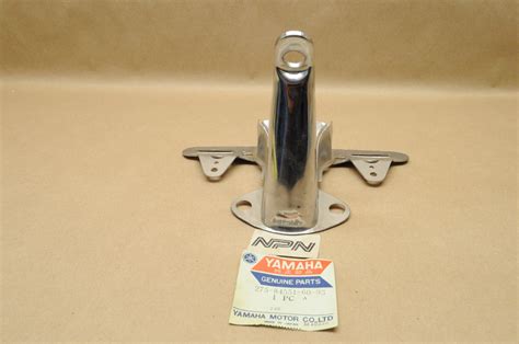 Nos Yamaha At1 At2 Dt125 Dt2 Dt3 Rt1 Rt2 Rt3 Tail Light Bracket 275 84551 60 93 Nos Parts Now