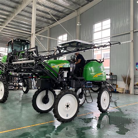 High End Self Propelled Agriculture Sprayer With Liter Pesticide