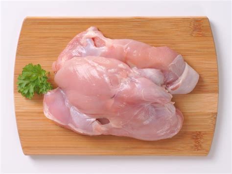 Fresh Maryland Fillet Large Skinless Per KG Chicken Delight