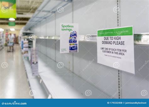 Empty Grocery Store Shelves at Publix Fully Out of Stock of All ...