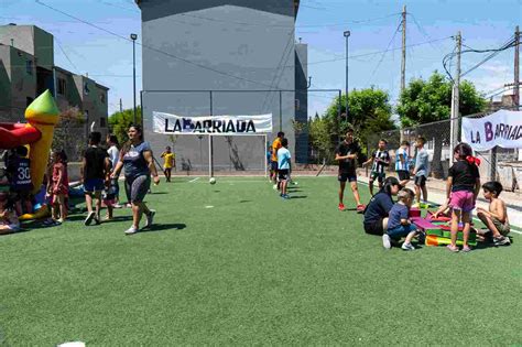 Nueva Plaza Y Cancha De F Tbol En El Barrio Capit N Bermudez De Tres De