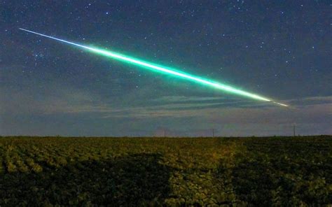 Bola de fogo cruza céu de diversas cidades do país veja o vídeo