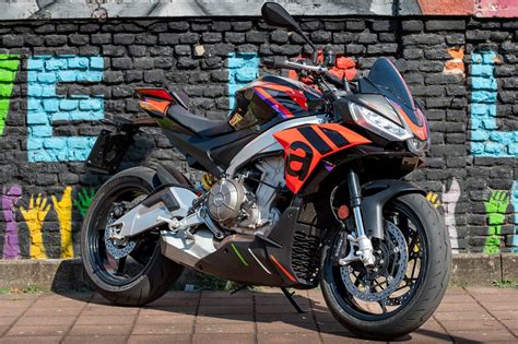 Aprilia Tuono 660Factory 2022 Essai Routier Essai Sur Piste