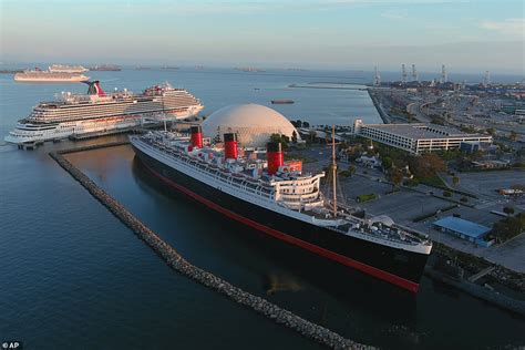 Long Beach considers SINKING historic Queen Mary cruise liner | Daily Mail Online