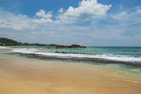 Playa Y Mar En Mirissa En Sri Lanka Foto De Archivo Imagen De