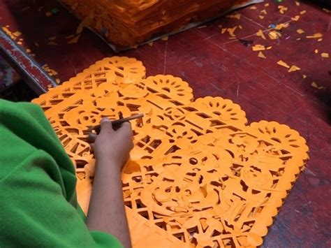 Conozca sobre la elaboración del papel picado