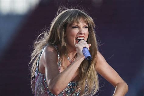 Taylor Swift’s Concert Film Headed to Movie Theaters