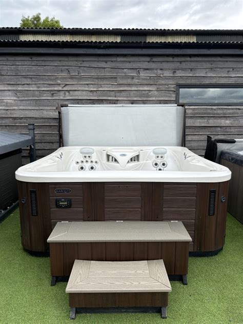 Marquis Spas Signature Series Epic Welsh Hot Tubs