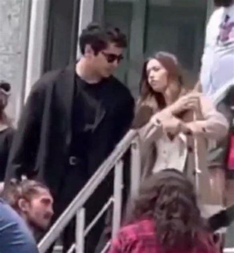 Afra Saraçoğlu ve Mert Ramazan Demir kafaları karıştırdı Magazin