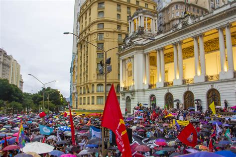 UFRJ on Twitter UFRJ participa de atos pela democracia Manifestações