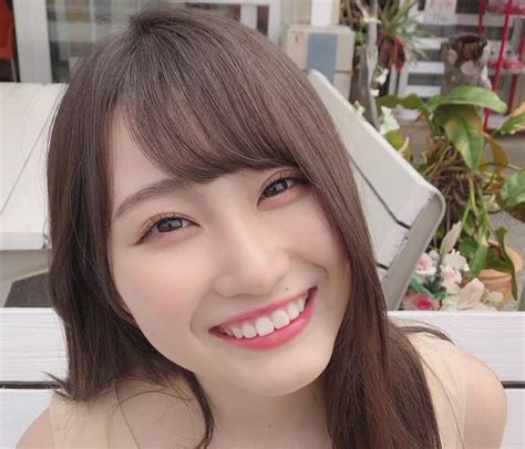 聖母感が満載！日向坂46潮紗理菜のお誕生日を記念してグループ1st写真集『立ち漕ぎ』公式ツイッターがアザーカット＆フォークダンス練習動画を公開