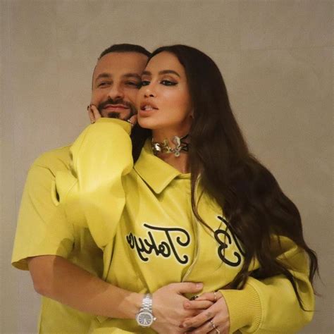 Foto Dafina Zeqiri Dhe Biznesmeni Kreshnik Gjergji Drejt Altarit