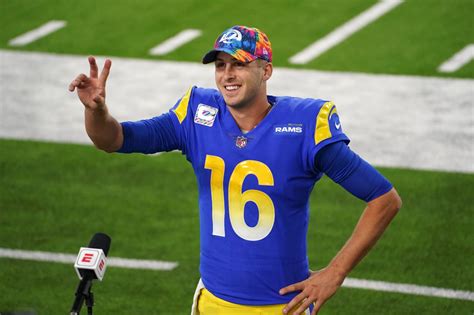 La Rams Qb Jared Goff Connects Again With Inglewood Unified Sd