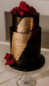 40 Stylish Dark Moody Wedding Cakes Black And Gold Two Tiers