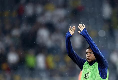 Foot PSG PSG Fabrizio Romano dévoile le futur de Kylian Mbappé