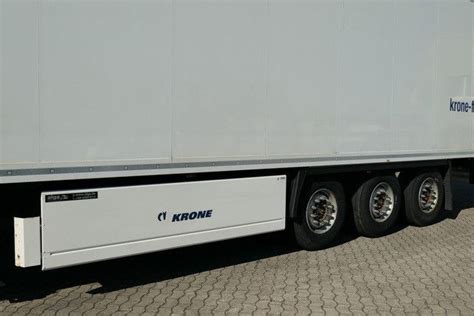 Semi Trailer Berpendingin Krone Carrier Vector Mt Axles Bi