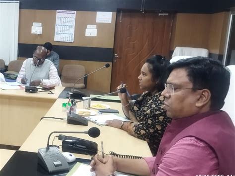 Dm Took Road Safety Committee Meeting In Fatehpur फतेहपुर में डीएम ने