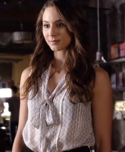 Spencer Hastings Troian Bellisario Pll 5x18 Pretty Little Liars Outfits Tank Top Fashion