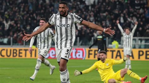 Manchester United piste le solide défenseur de la Juventus Gleison Bremer