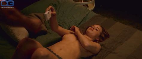 Luna Wedler Nude Pictures Onlyfans Leaks Playboy Photos Sex Scene Uncensored