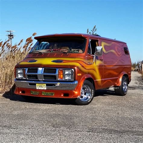 Dennys Dynasty 70s Survivor Customised Vans Custom Vans Station Wagon 4x4 Dodge Van Old