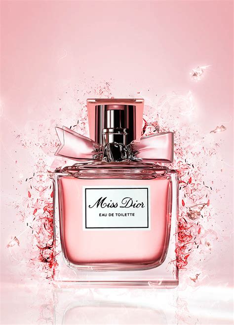 Packshot Factory - Cosmetics Photography - Miss Dior perfume bottle