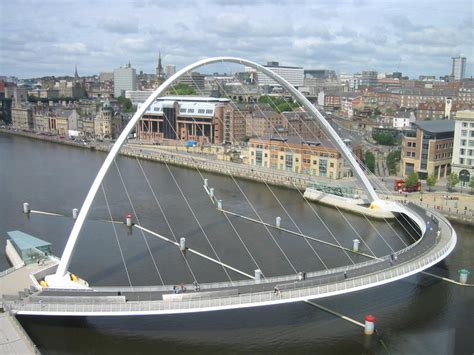 Gateshead Millennium Bridge (Newcastle upon Tyne/Gateshead, 2001 ...