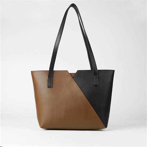 Astore’s Premium Tote Bags for Women in Pakistan – Astore®