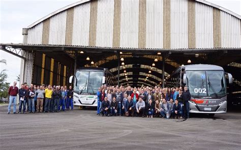 Busscar comemora entrega das primeiras unidades produzidas Ônibus