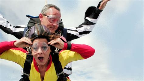 What to Wear Skydiving | VA Beach | Richmond | No Limits Skydiving