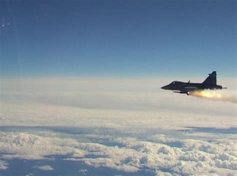 Saab Gripen Fires First Meteor Air To Air Missile Jetflightpro