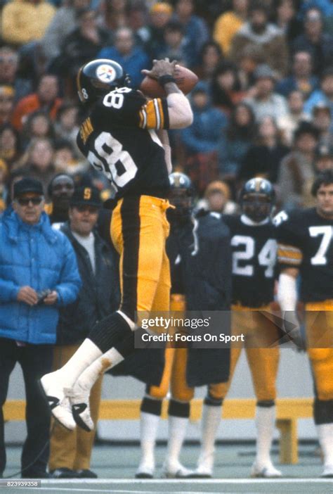 Lynn Swann of the Pittsburgh Steelers catches a pass during an NFL ...