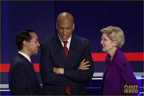 Cory Booker Shares His Viral Photo Meme From Last Night S Debate In Response To Donald Trump Jr