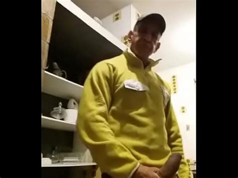 Coroa pirocudo mostrando o pauzão XVIDEOS