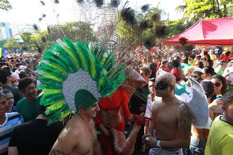 G1 Cartilha contra a homofobia vai ser distribuída na Parada Gay de