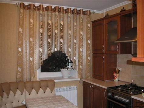 Современные короткие занавески на кухню