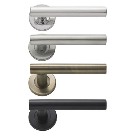 Lecco Fire Rated Lever On Rose Door Handle Pair Howdens