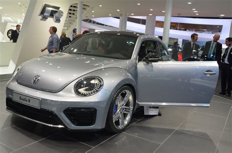 Frankfurt Volkswagen Shows Off The Beetle R Concept Volkswagen Beetle