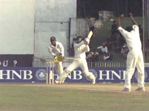 Kaluwitharana Jumps For Joy As Mahela Takes Stunning Catch