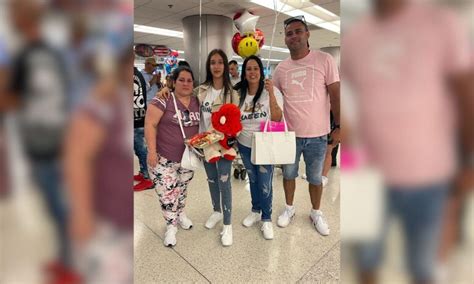 Familia Cubana Llega A Eeuu Tras Esperar M S De Cuatro Meses La